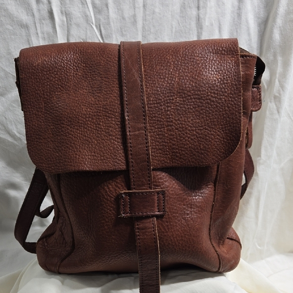 Duluth Lifetime Leather Convertible Bag